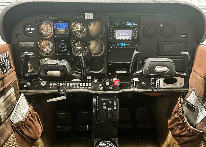 N737BT-w02