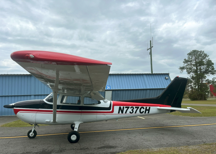 N737CH-w01